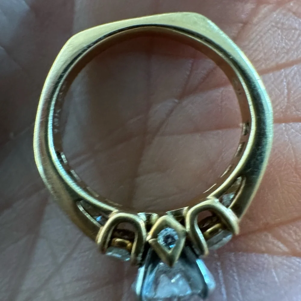 18K Gold Diamond Ring Size 5 1.11ct D/SI1 Center 3-Stone Platinum Head Appraised